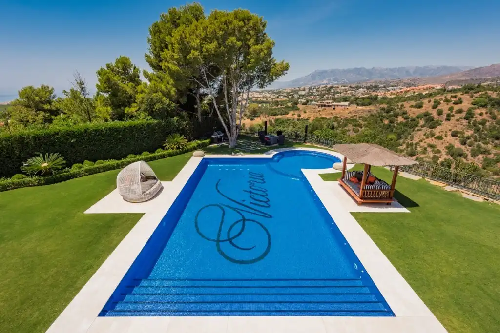 Chalet con piscina en venta en Milla de Oro, imagen 7