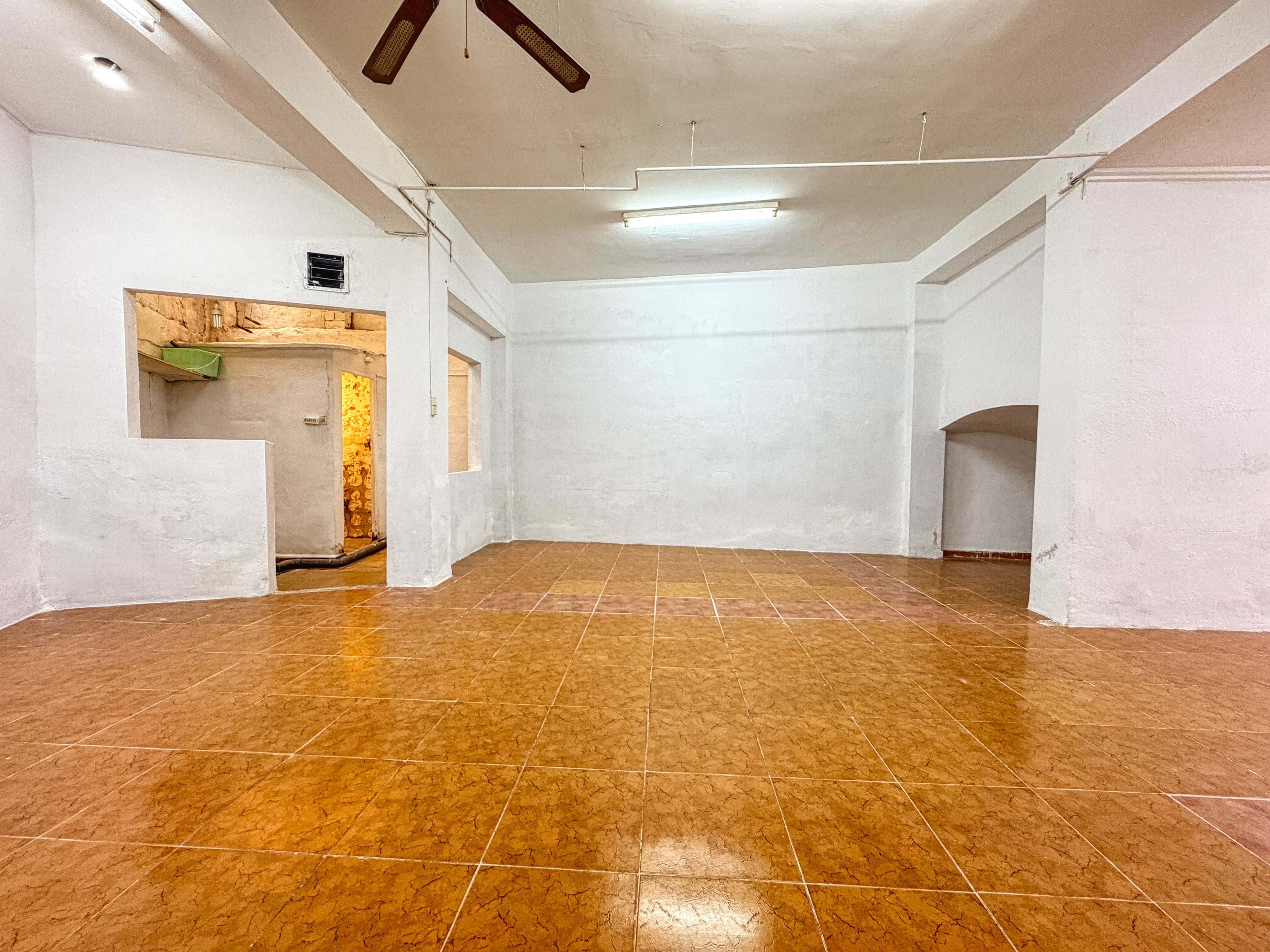 Premises for sale in Pego