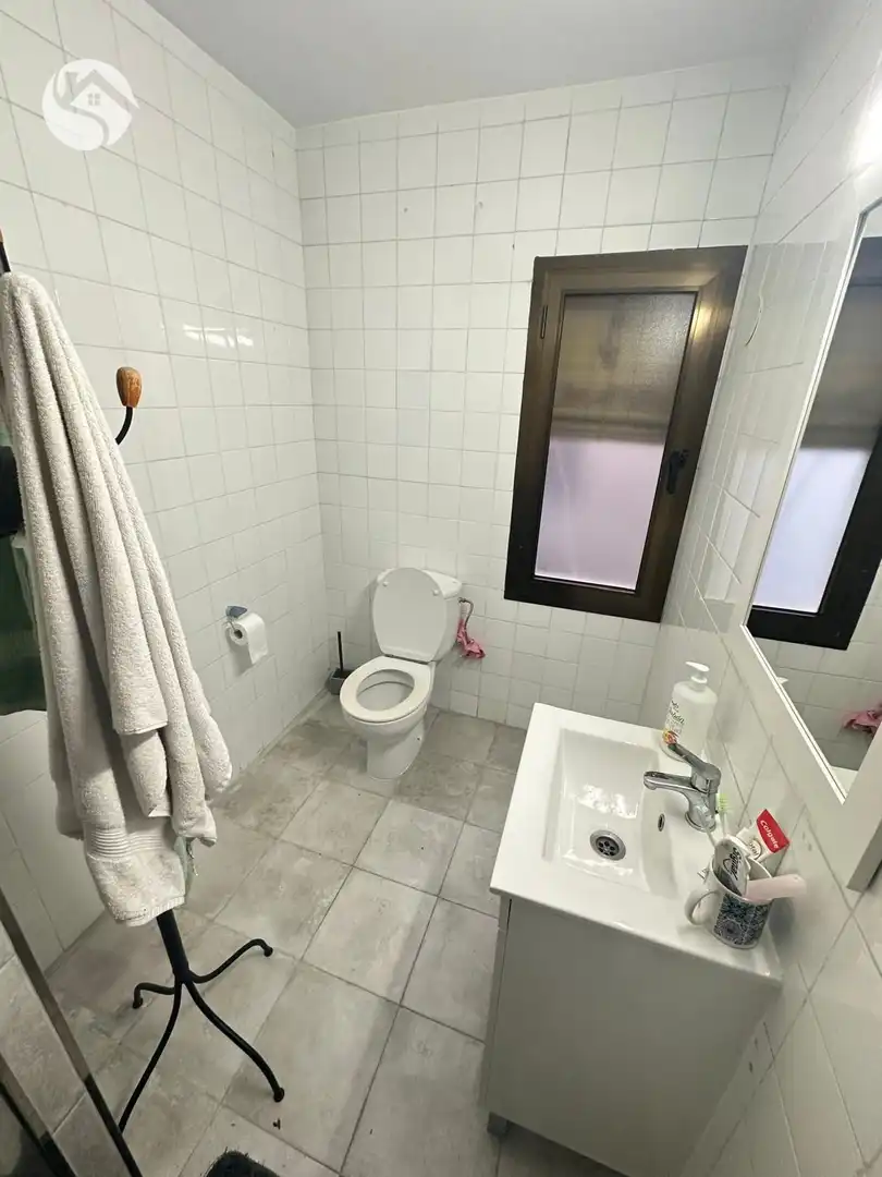 Baño de Piso en venta en Cuenca con Calefacción, Terraza y Trastero
