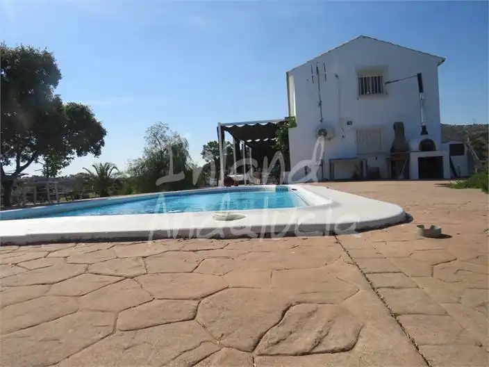 Xalet amb piscina en venda a Andújar, imagen 2