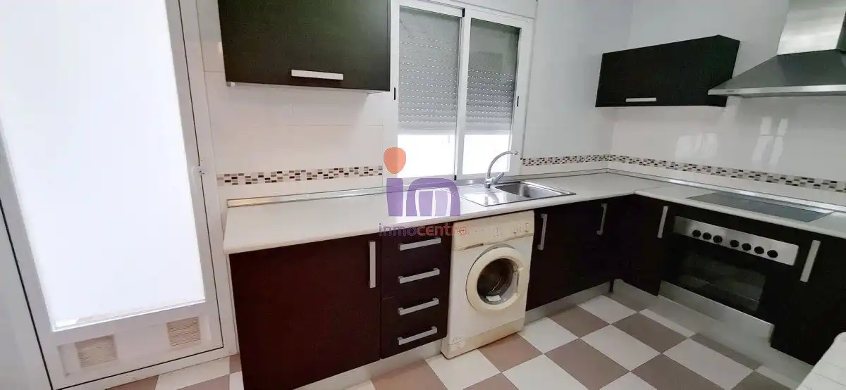 Kitchen of Flat for sale in Valdepeñas  with Air Conditioner, Heating and Storage room