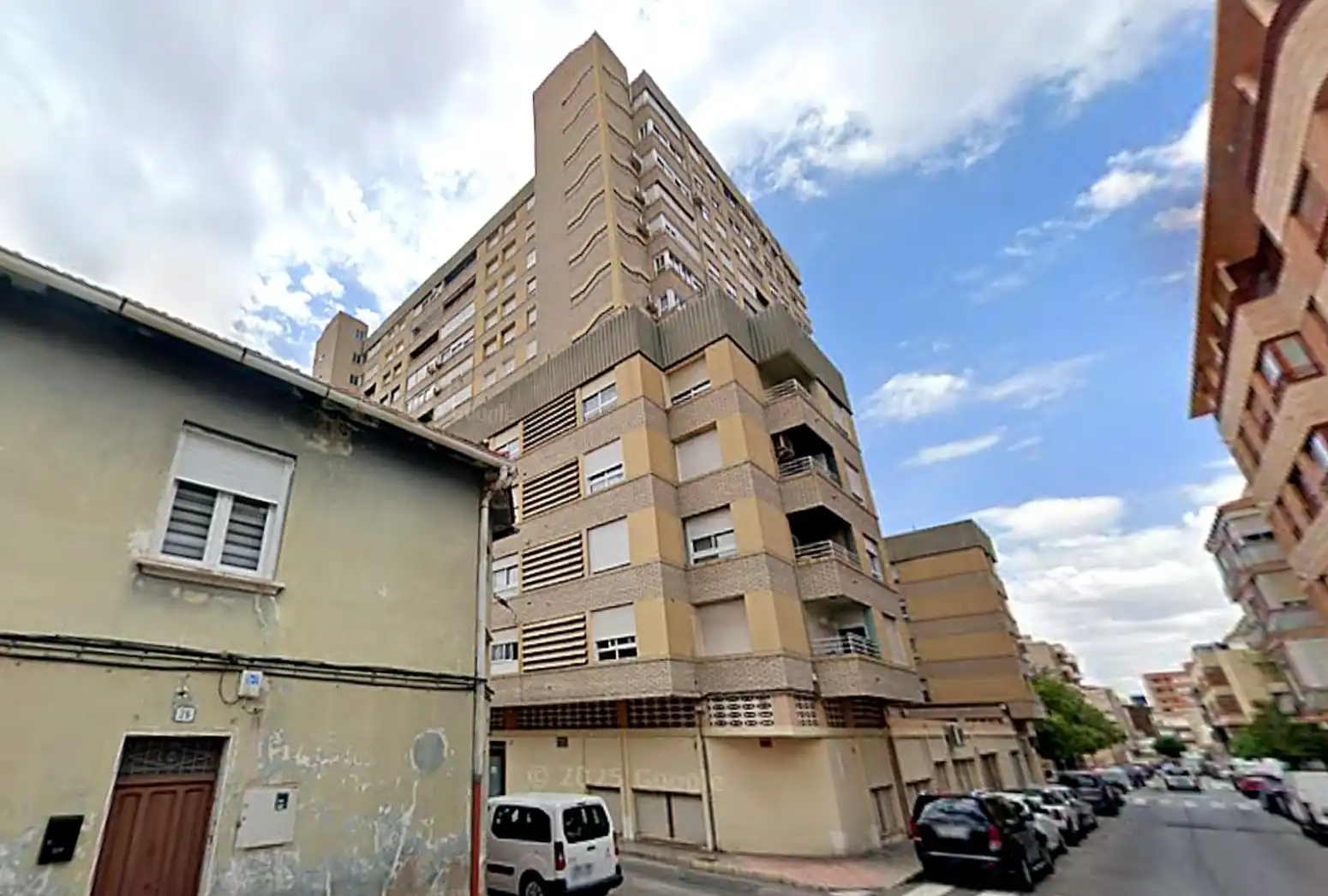 Vista exterior de Piso en venta en Elda con Terraza y Balcón