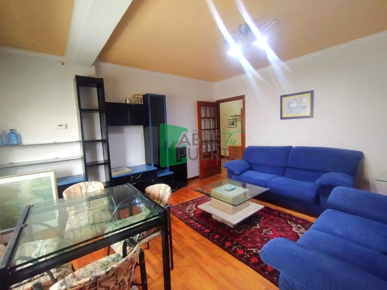 Sala d'estar de Pis en venda en Ourense Capital  amb Calefacció, Parquet i Traster