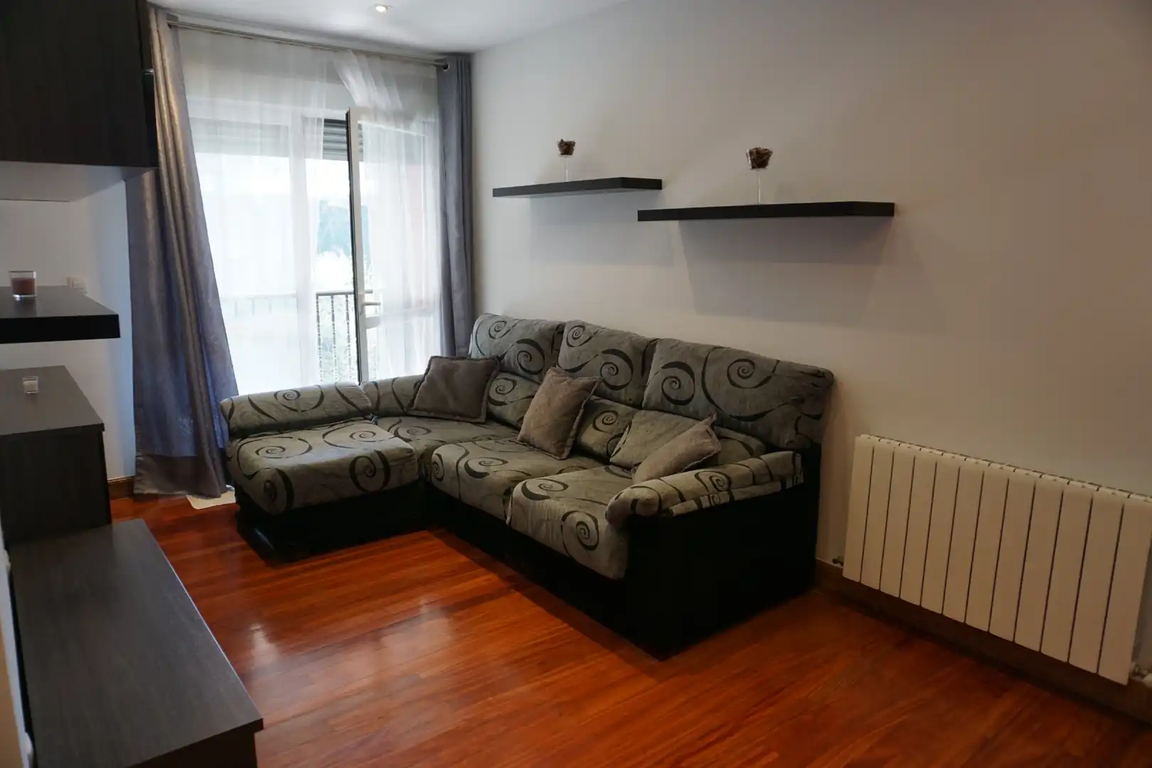 Sala de estar de Piso en venta en Basauri  con Calefacción, Amueblado y Horno