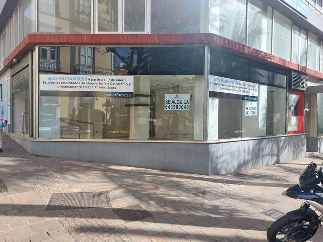 Local comercial en Alquiler en Calle de Robayna, 2 en Centro