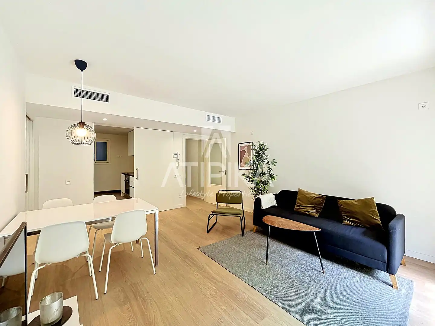 Außenansicht von Wohnung zum Verkauf in Barcelona mit Klimaanlage, Parkett und Terrasse