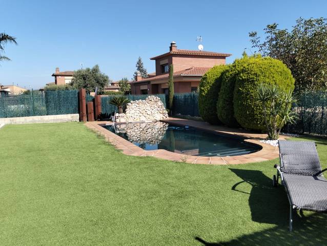 Casa-chalet en Venta en Llambilles