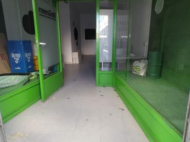 Local comercial en venda a Este