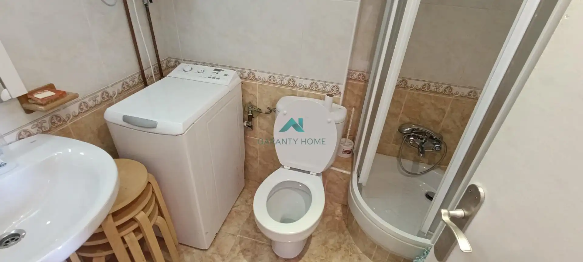 Bathroom of Study for rent in Laredo  with Private garden and Furnished