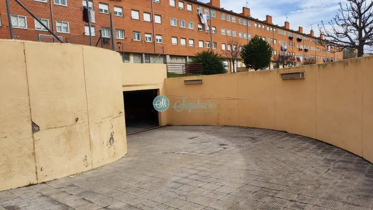 Parking of Flat for sale in Segovia  with Heating, Parquet flooring and Terrace