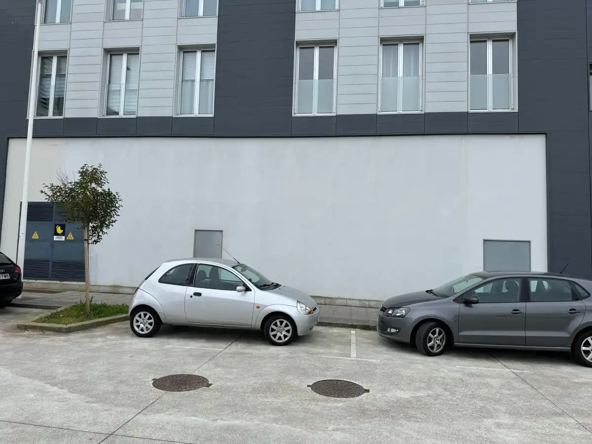 Business premises to rent in Xosé Lesta Meis