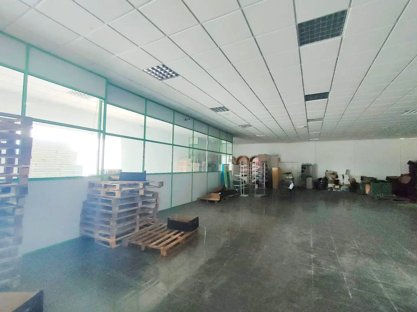 Nave industrial en venta en Sueca