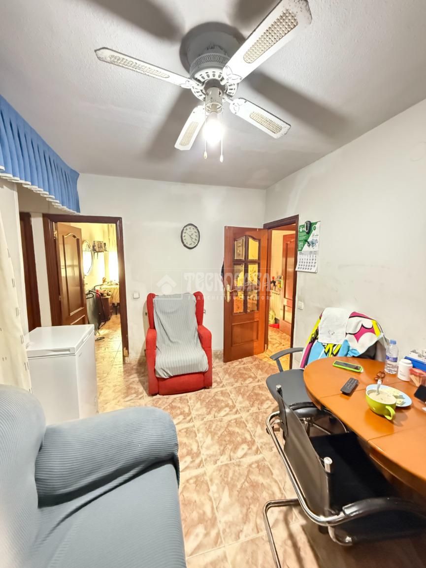 Sala d'estar de Pis en venda en  Madrid Capital amb Calefacció i Terrassa