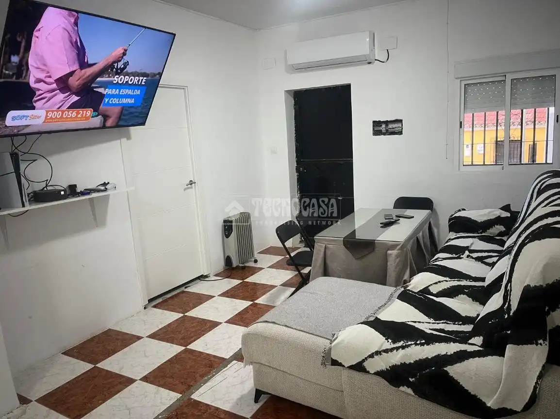 Casa adosada en venda a Pinos Puente