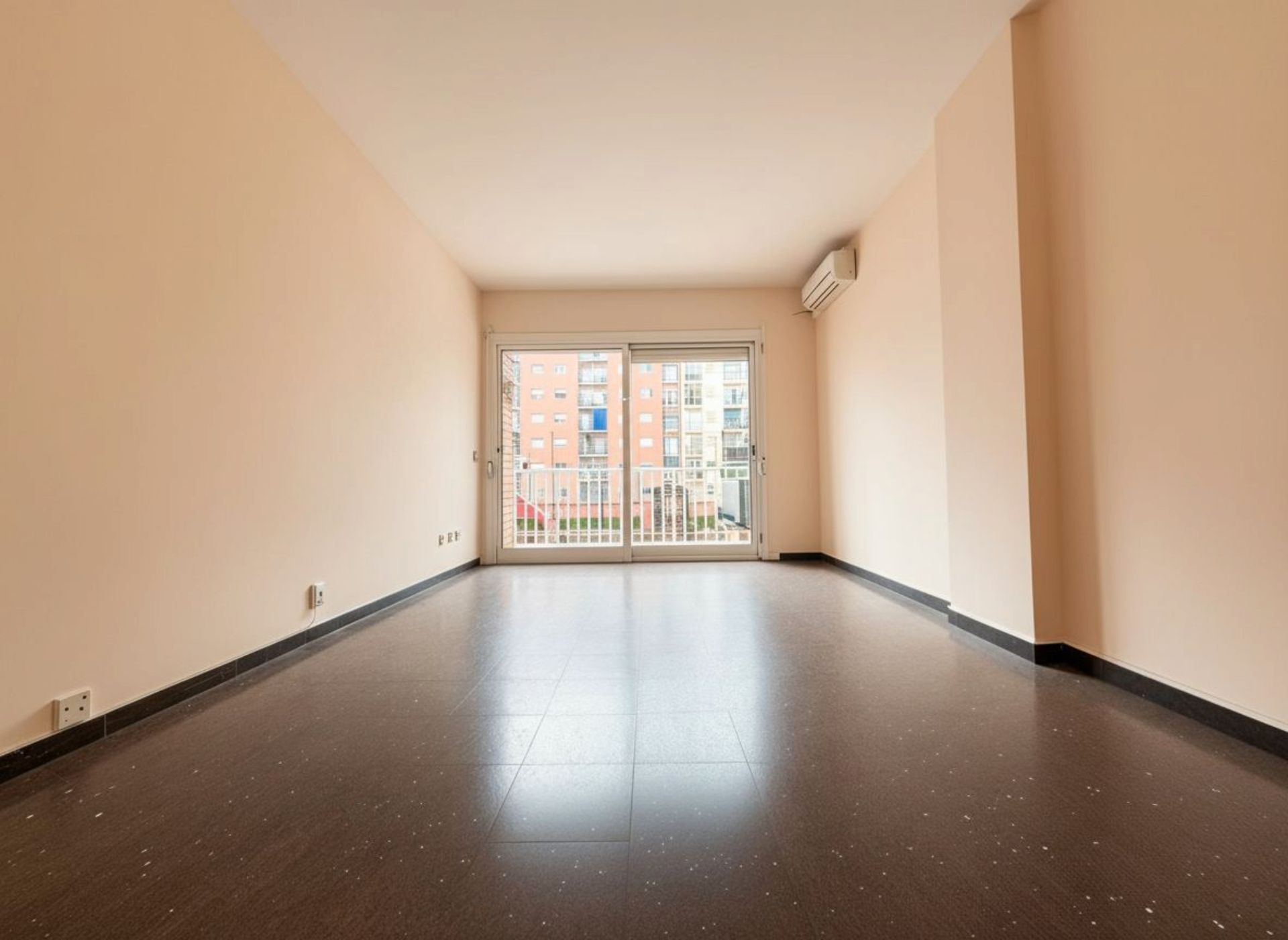 Vista exterior de Pis en venda en  Barcelona Capital amb Aire condicionat i Balcó