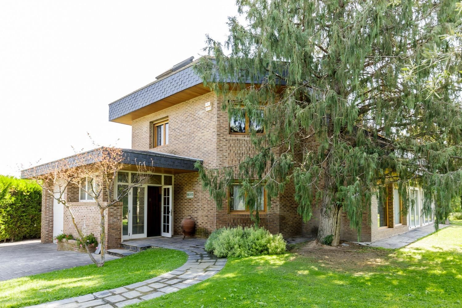 Vista exterior de Casa o chalet en venta en  Zaragoza Capital con Aire acondicionado, Calefacción y Jardín privado