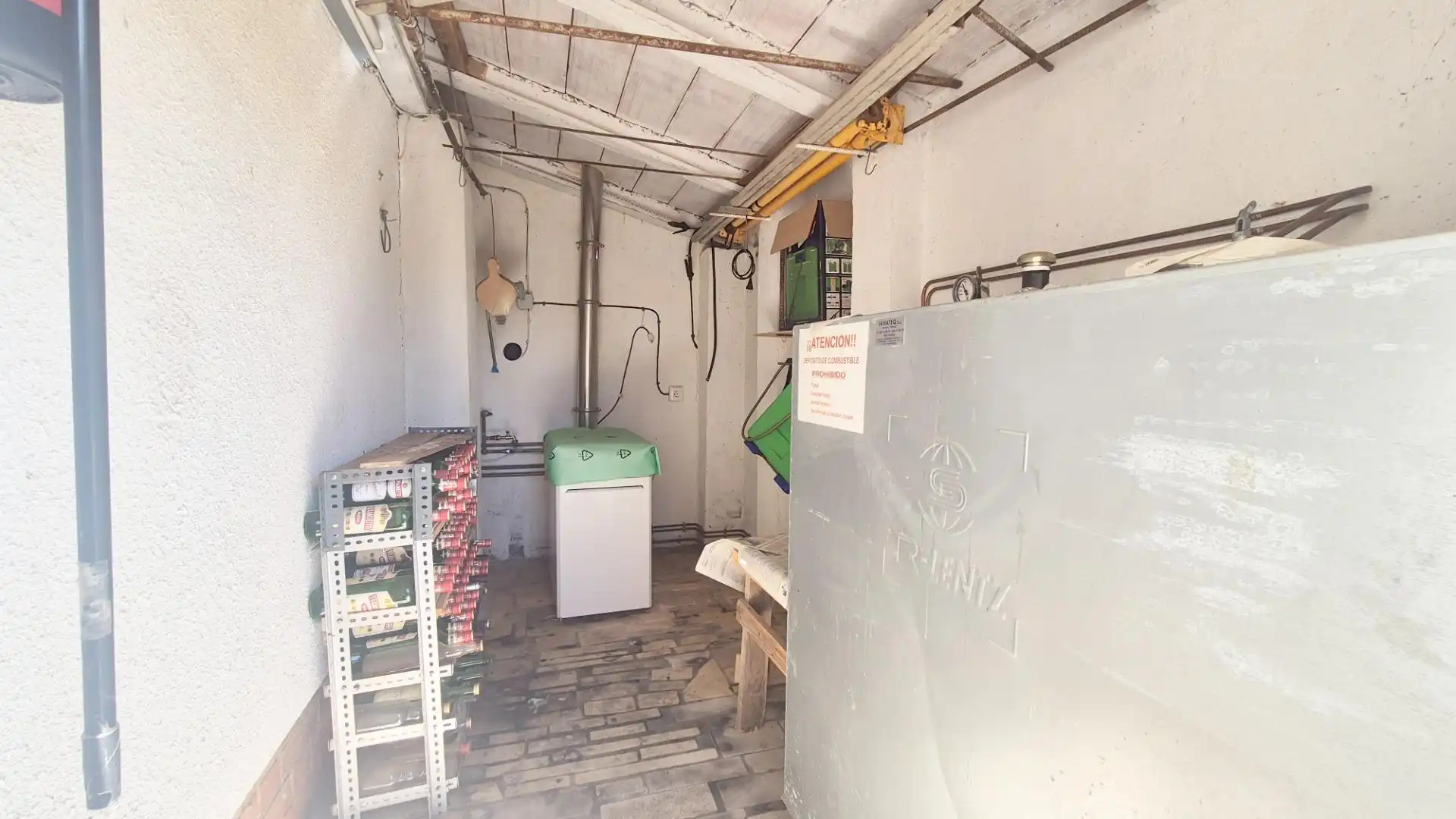 Houses for sale in Calvarrasa de Abajo  with Heating, Storage room and Furnished