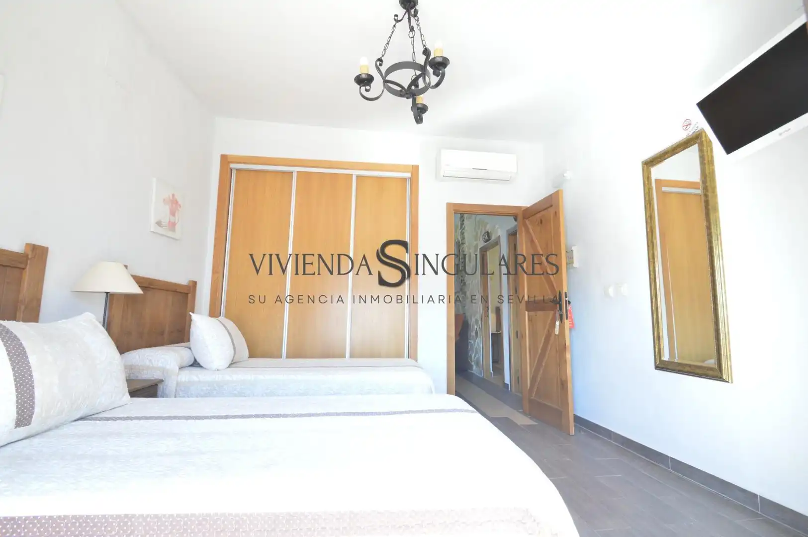 Bedroom of Houses for sale in Arroyomolinos de León  with Air Conditioner, Terrace and Furnished