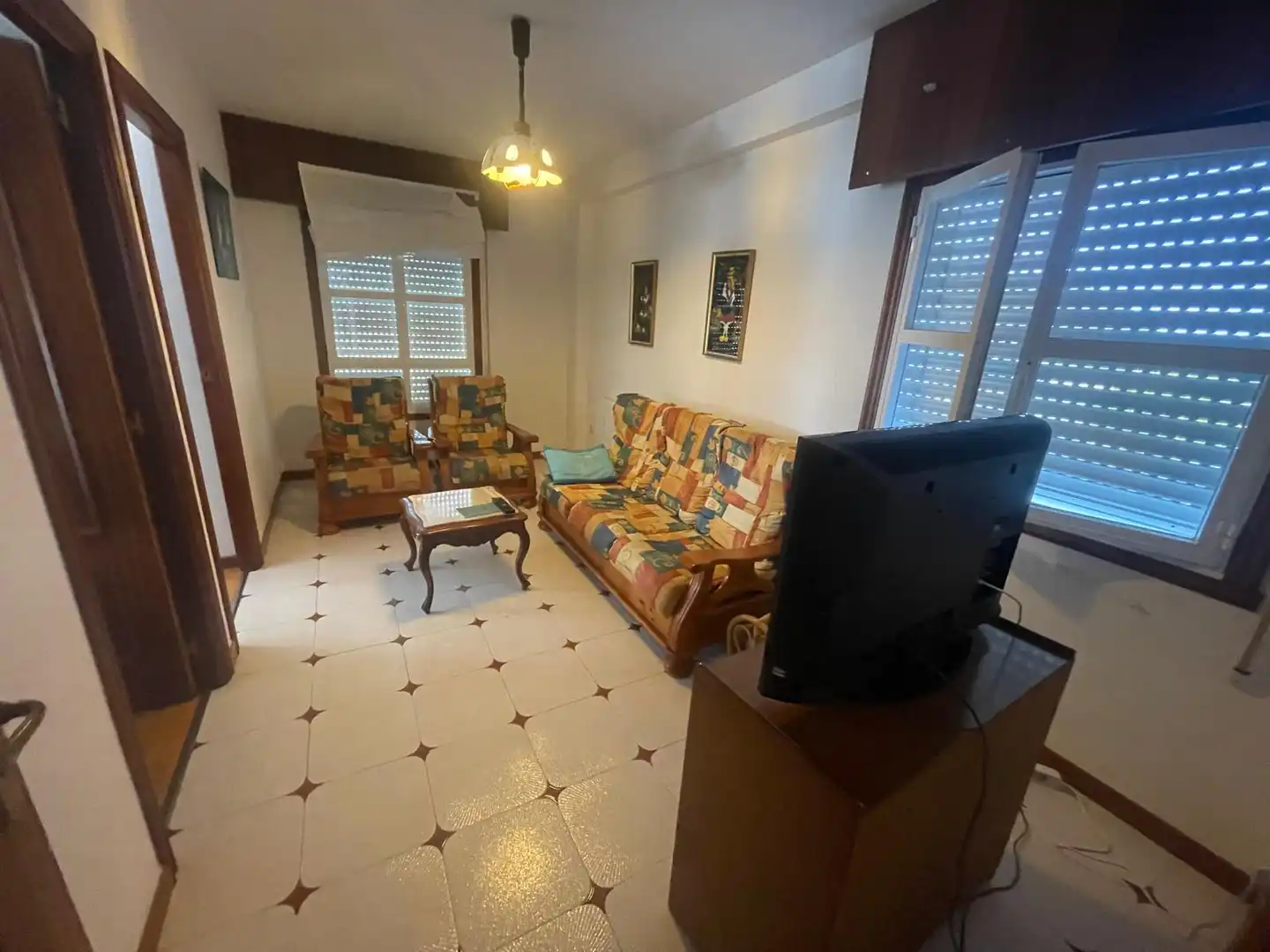 Sala d'estar de Casa o xalet de lloguer en Oleiros amb Jardí privat, Moblat i Forn