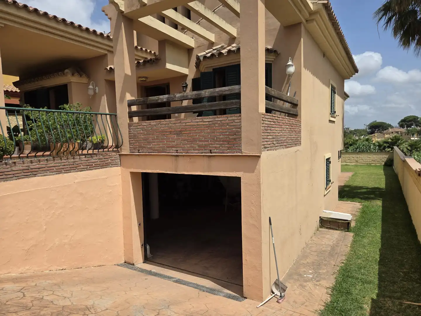 Vista exterior de Casa o chalet en venta en Algeciras con Aire acondicionado, Jardín privado y Terraza