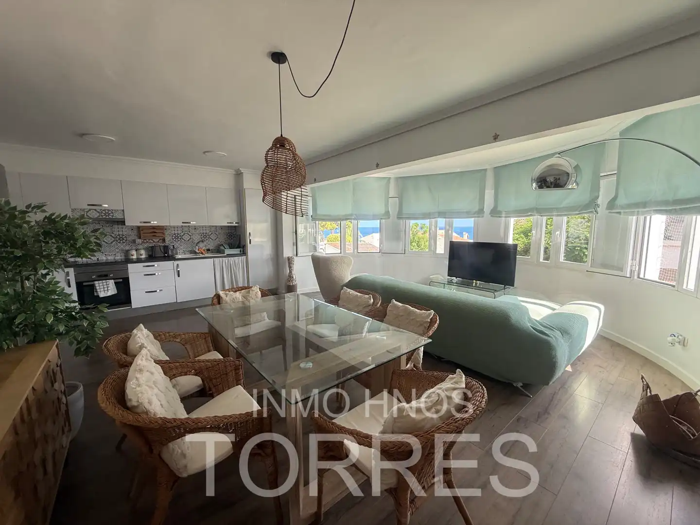 Flat with pool for sale in Plaça Poligono 9