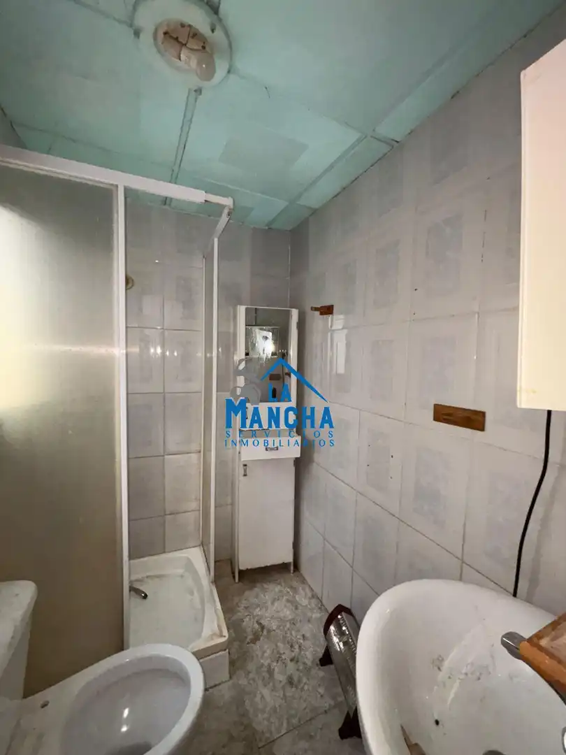 Bathroom of Houses for sale in Albacete
