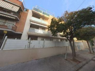 Individual for sale in Llevant