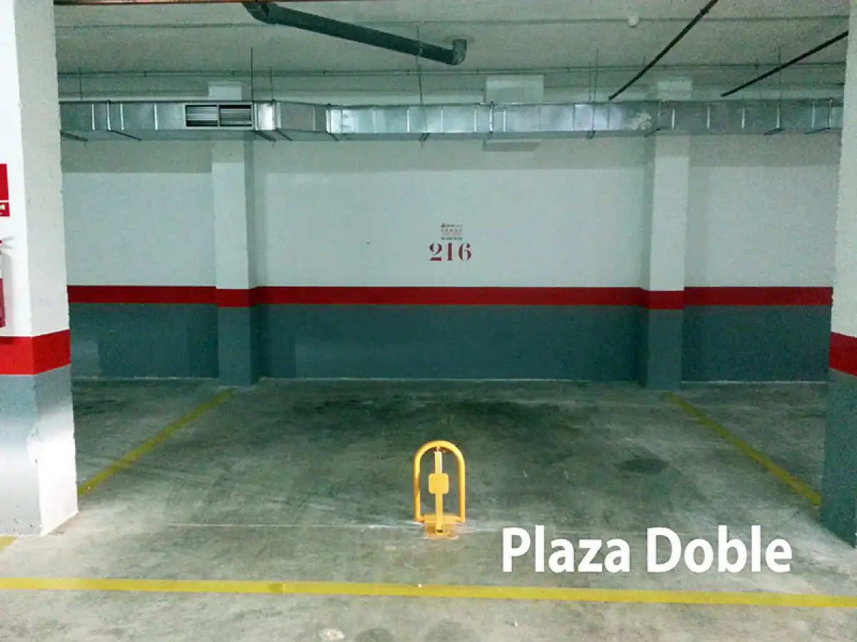 Parkplatz von Garage zum Verkauf in Elche / Elx