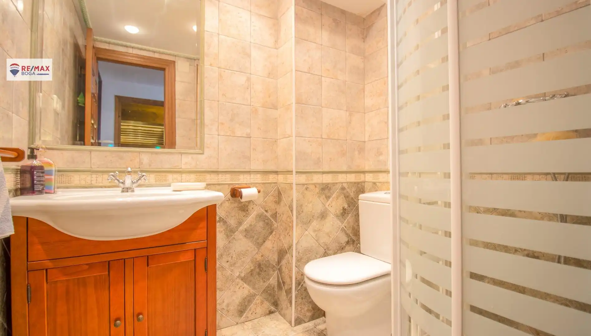 Bany de Casa o xalet en venda en Oyón-Oion amb Aire condicionat, Jardí privat i Parquet