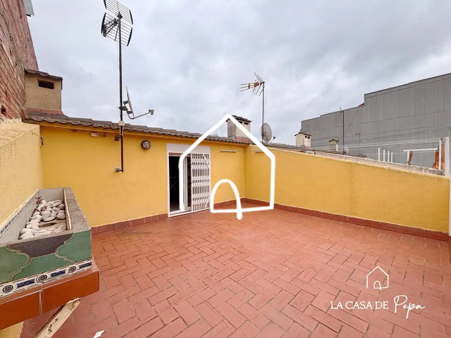 Terraza de Casa adosada en venta en Viladecans con Aire acondicionado, Calefacción y Jardín privado