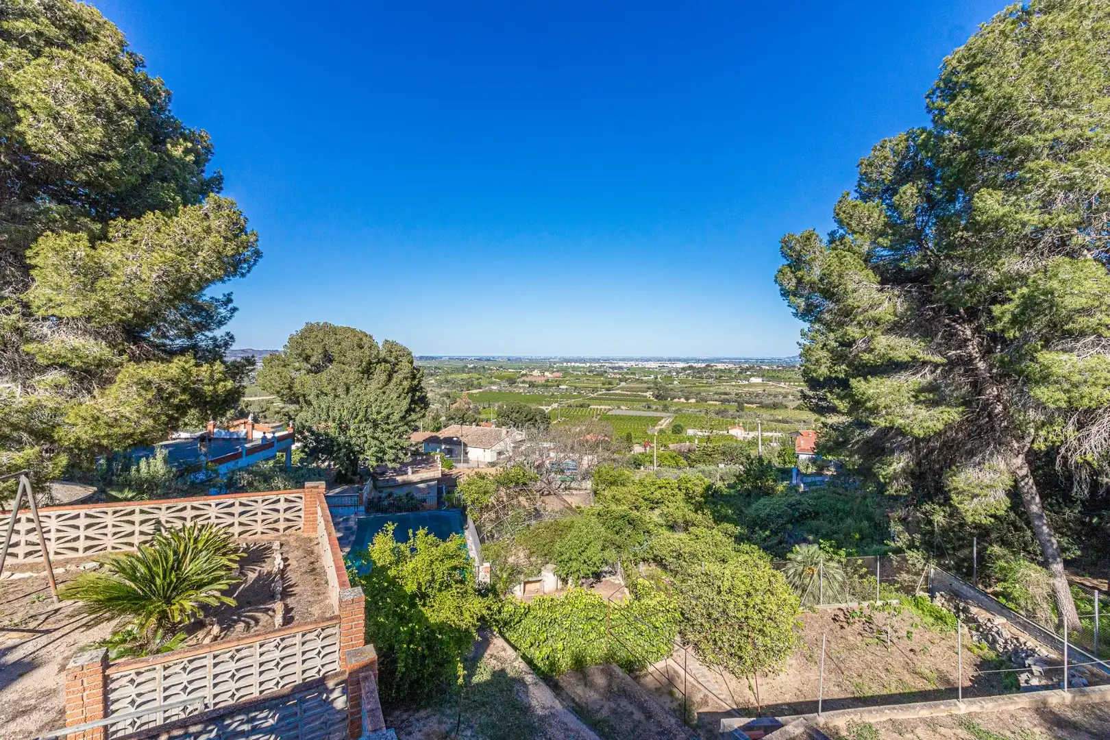 Außenansicht von Haus oder Chalet zum Verkauf in Carlet mit Heizung, Privatgarten und Terrasse