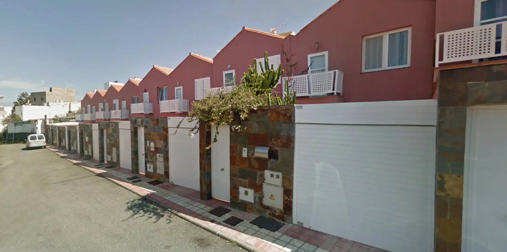 Vista exterior de Casa adosada en venda en Firgas amb Balcó