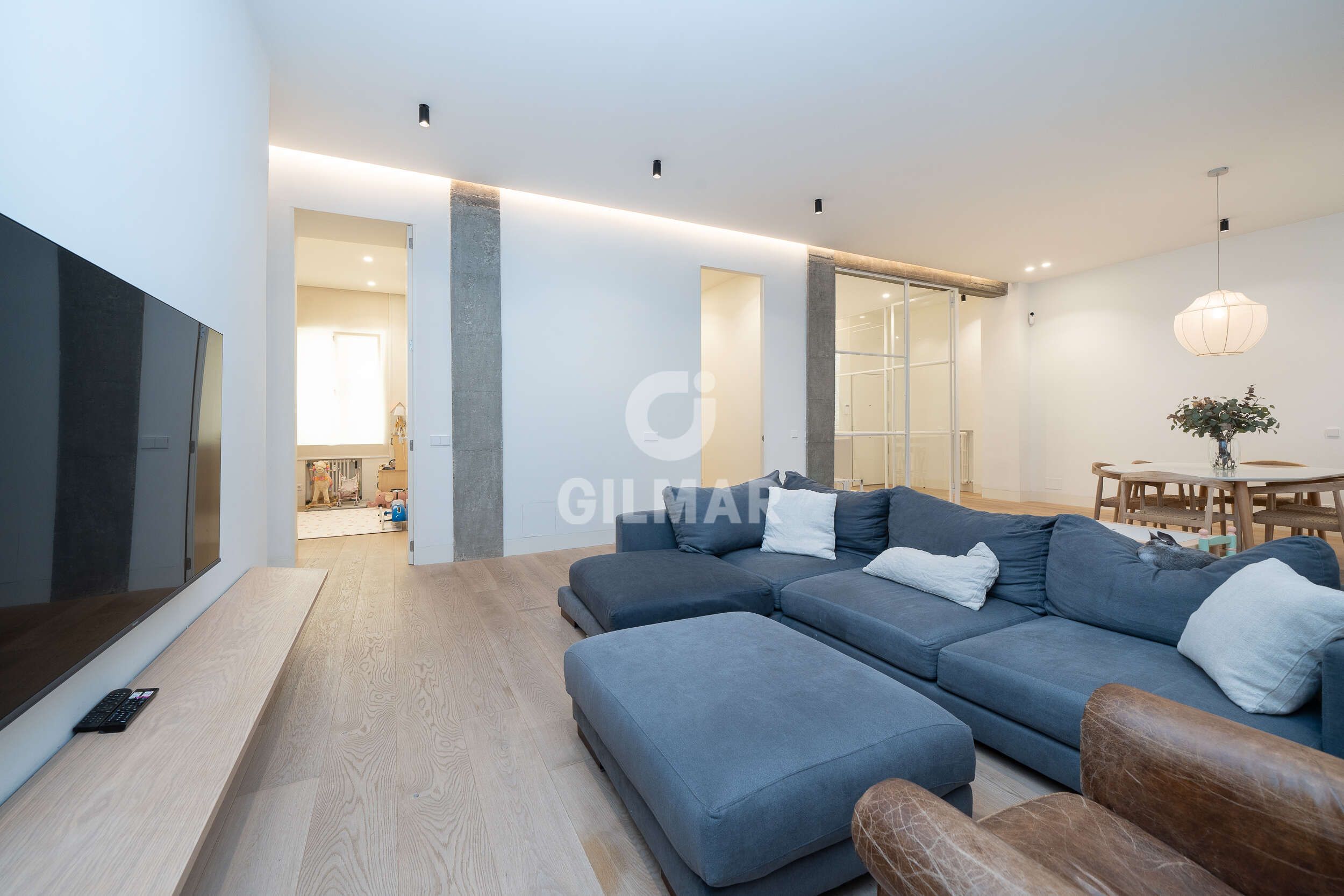 Sala de estar de Piso en venta en  Madrid Capital con Calefacción y Trastero