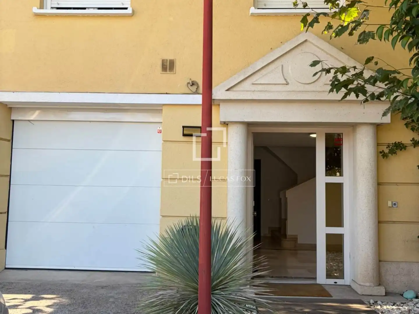 Exterior view of Houses for rent in El Soto de la Moraleja