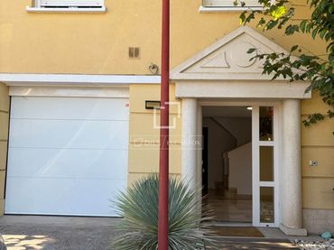 Detached house with balcony to rent in El Soto de la Moraleja