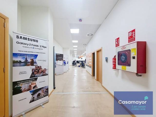 Oficina en Alquiler en Avinguda de Jean Claude Combaldieu en Palmeral