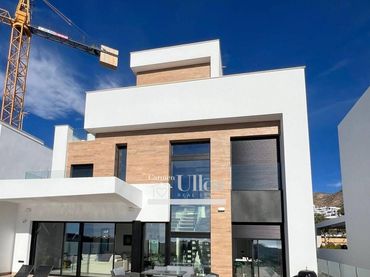 Xalet amb piscina en venda a Balcón de Finestrat - Terra Marina