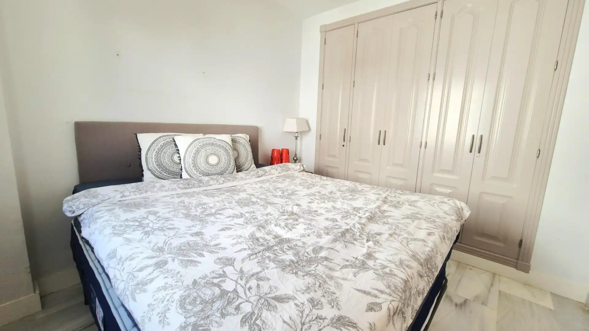 Dormitori de Apartament en venda en Nueva Andalucía