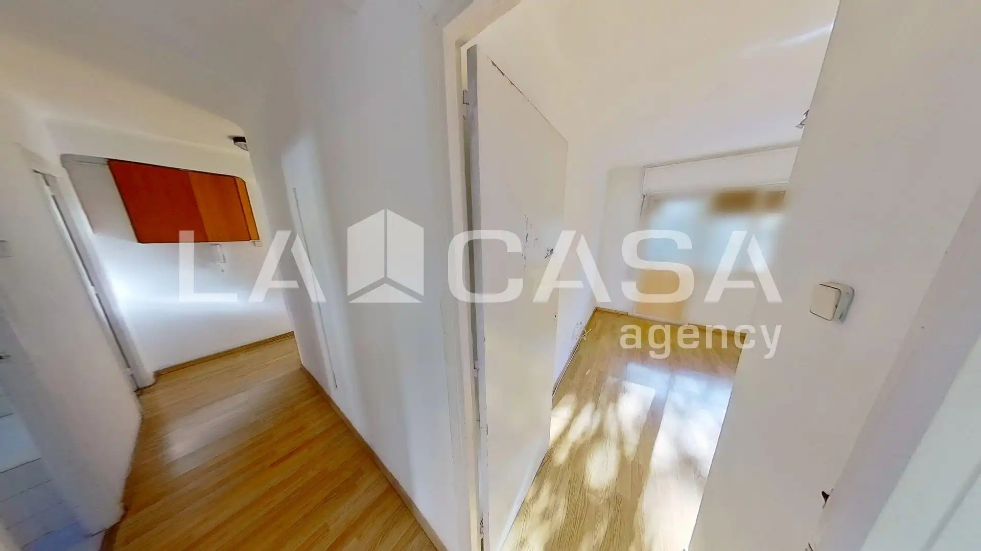 Wohnung zum Verkauf in Barcelona mit Balkon