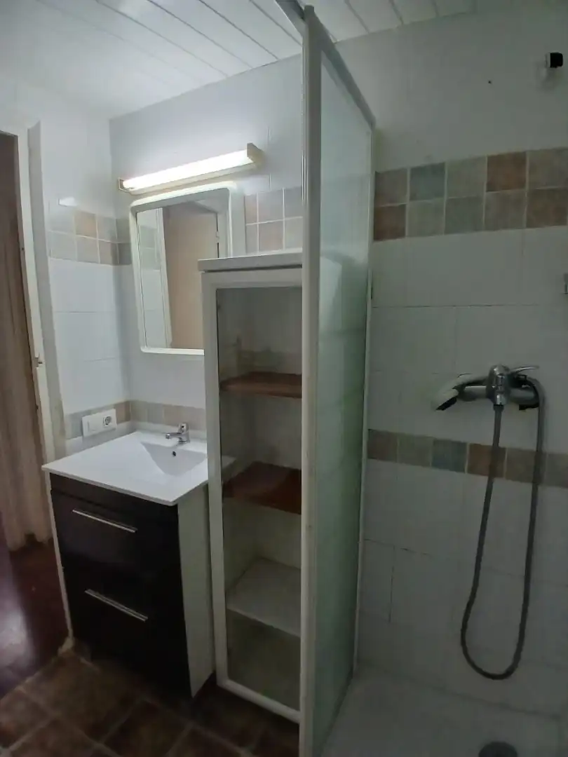 Badezimmer von Wohnung zur Miete in Pineda de Mar mit Möbliert, Ofen und Balkon