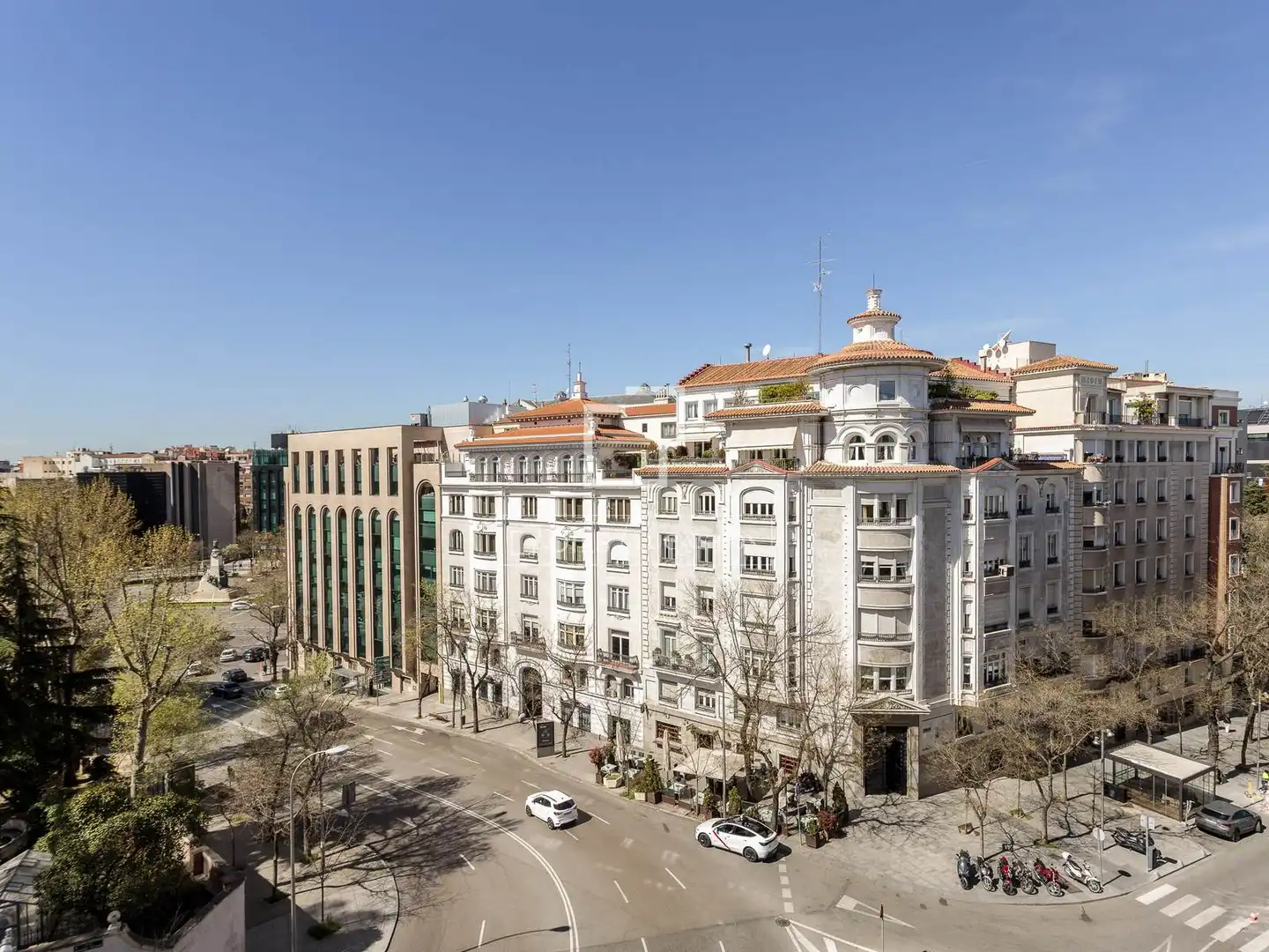 Außenansicht von Wohnung zur Miete in Madrid mit Klimaanlage, Heizung und Parkett