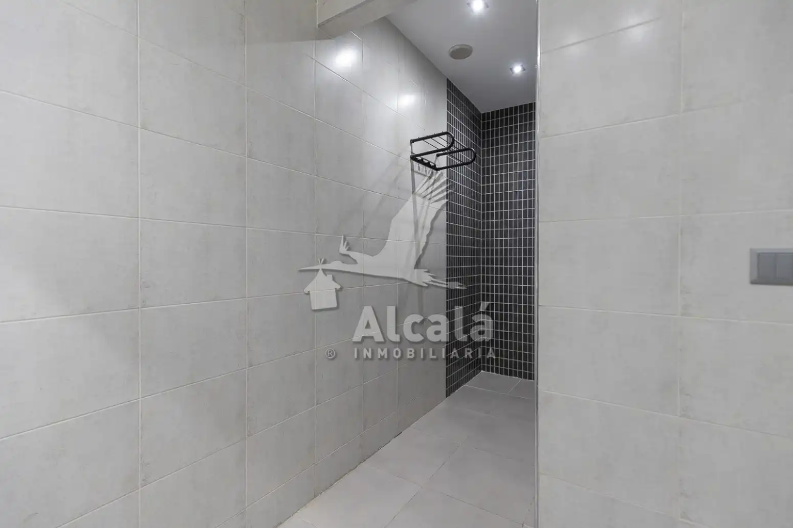 Bathroom of Flat for sale in Loeches  with Air Conditioner, Heating and Private garden