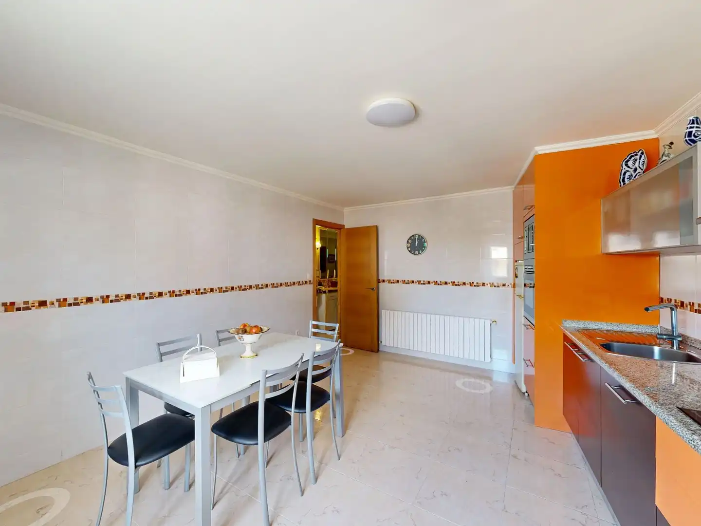 Cuina de Casa o xalet en venda en Foz amb Calefacció, Jardí privat i Terrassa