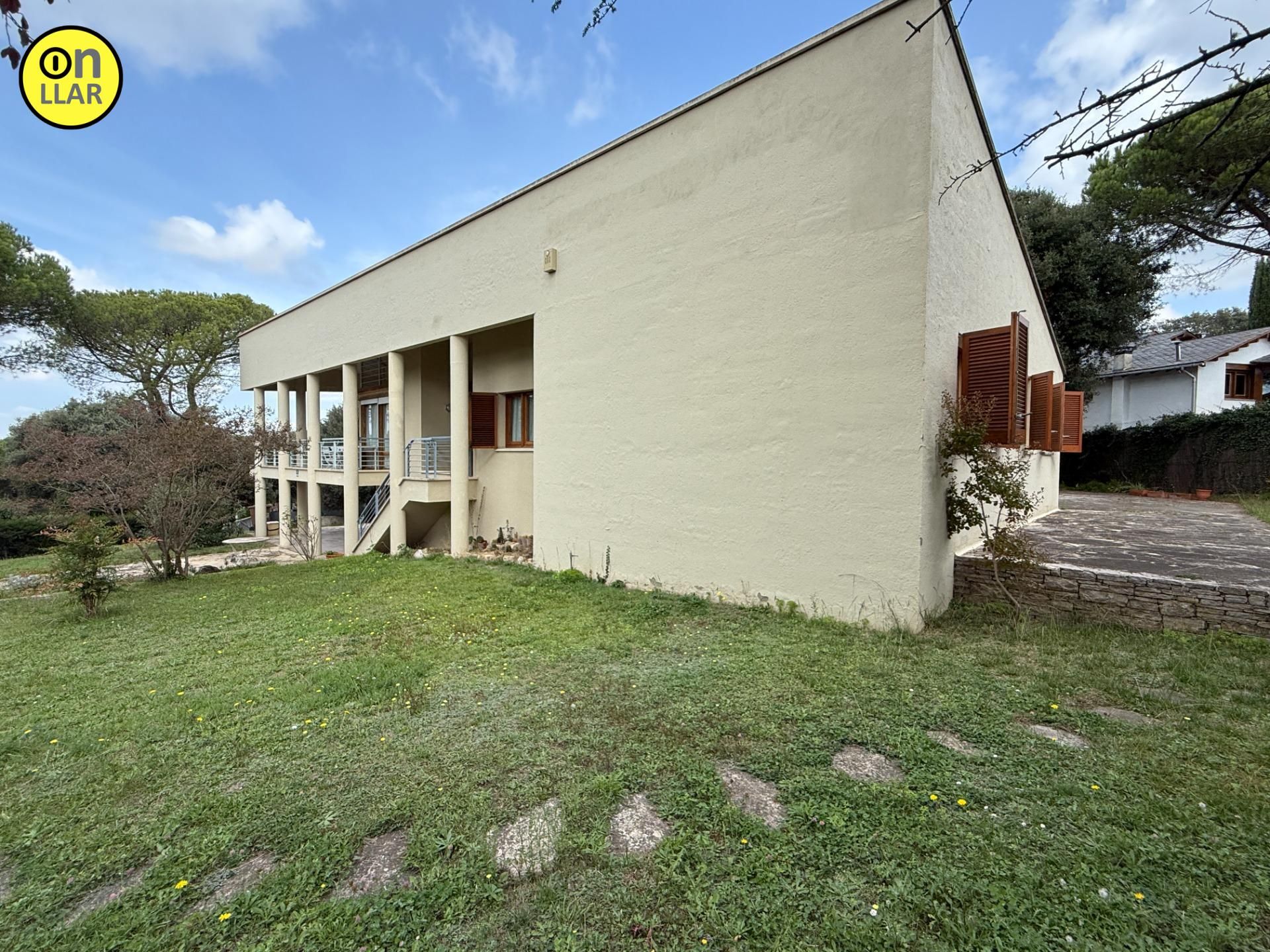 Außenansicht von Haus oder Chalet zum verkauf in Seva mit Heizung, Privatgarten und Terrasse
