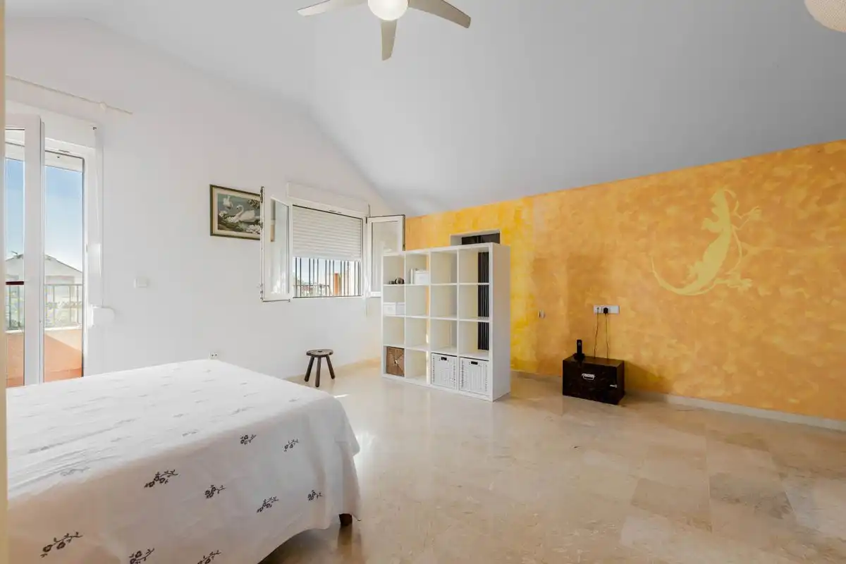Dormitori de Casa o xalet en venda en Almensilla amb Aire condicionat, Calefacció i Jardí privat