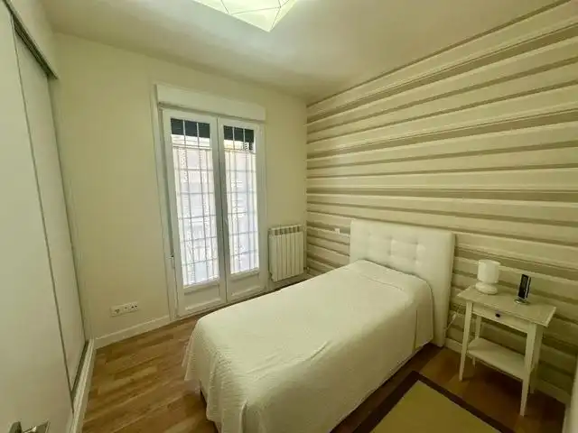 Schlafzimmer von Wohnung zum Verkauf in Burgos mit Heizung, Parkett und Möbliert