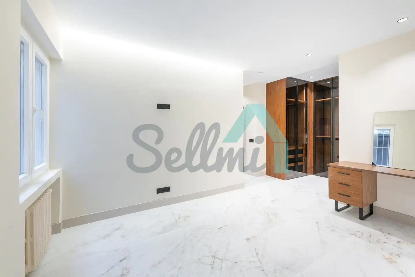 Piso en venta en Oviedo  con Calefacción, Trastero y Balcón