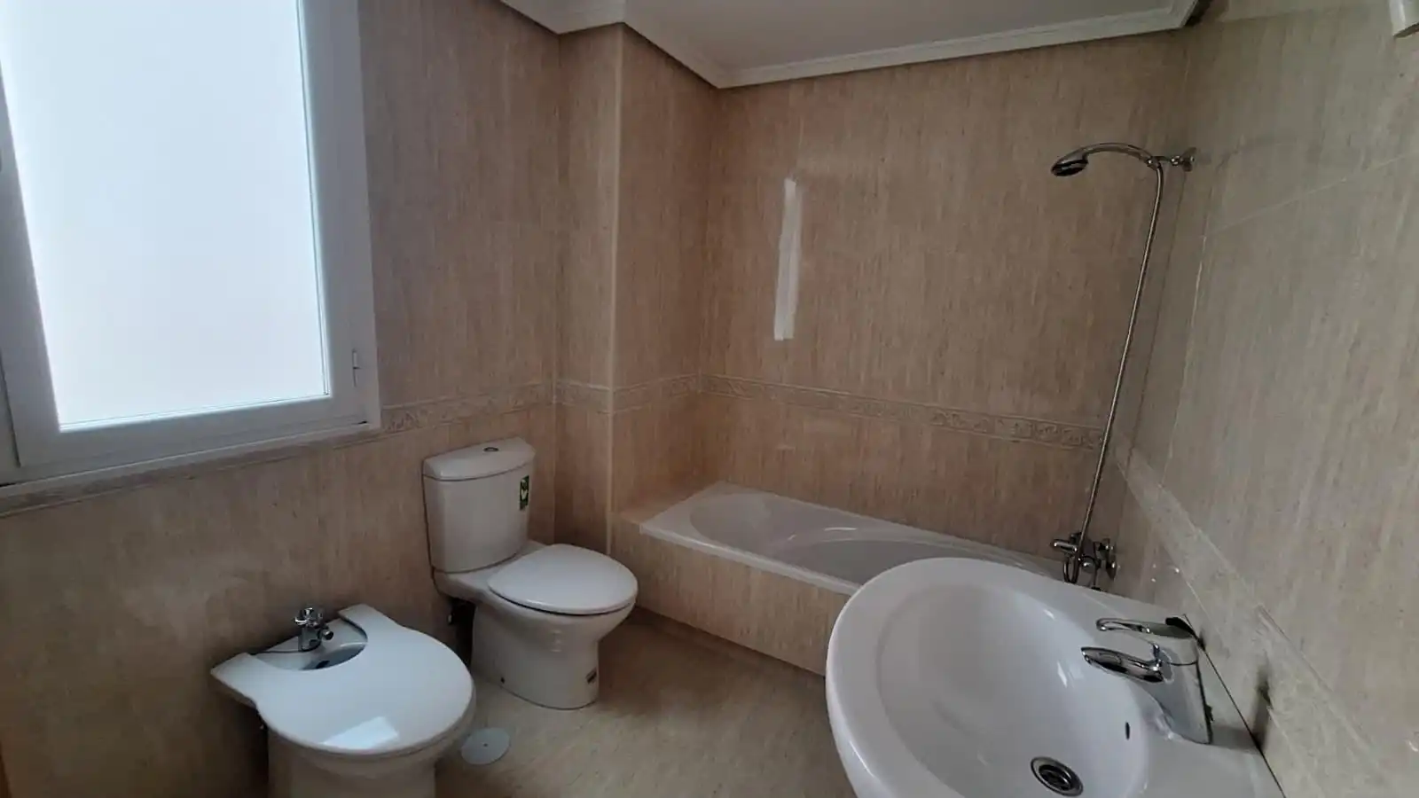 Baño de Piso en venta en Ponferrada con Calefacción, Parquet y Trastero
