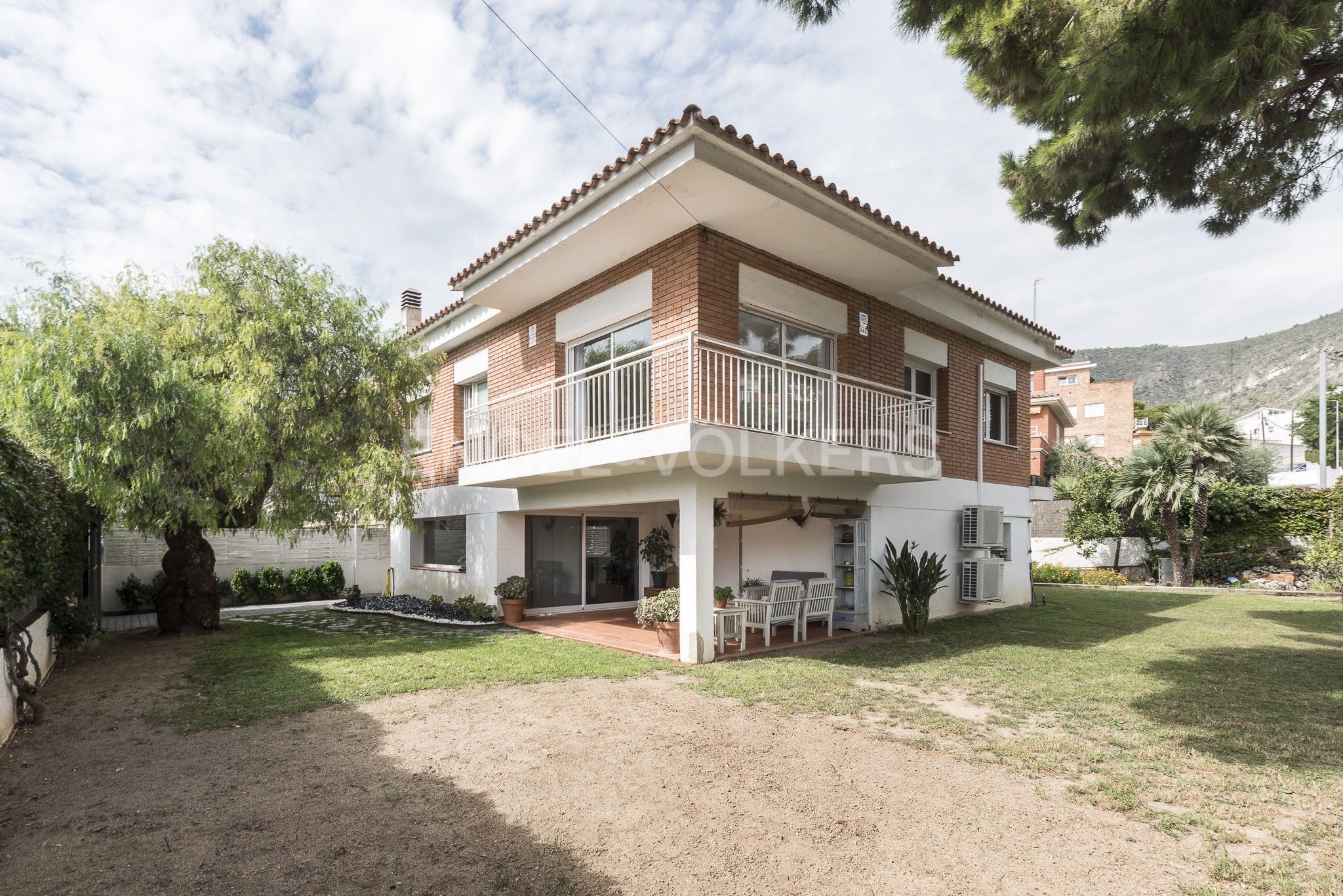 Vista exterior de Casa o xalet de lloguer en Castelldefels amb Aire condicionat, Calefacció i Jardí privat