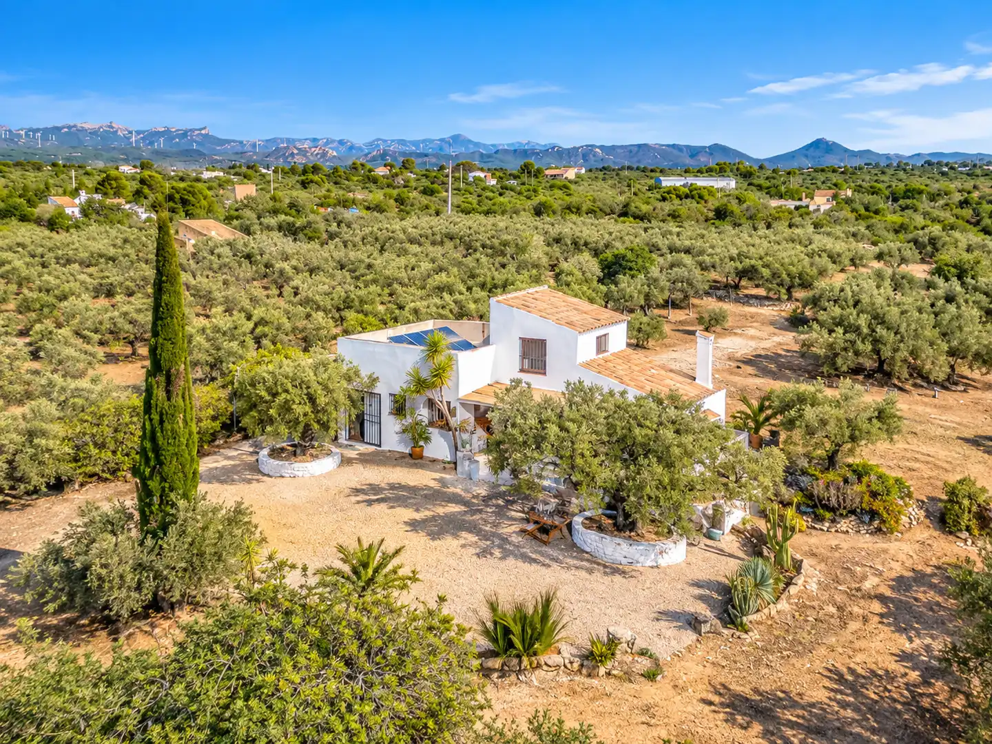Casa rústica amb jardí en venda a Carrer Ponent, imagen 2